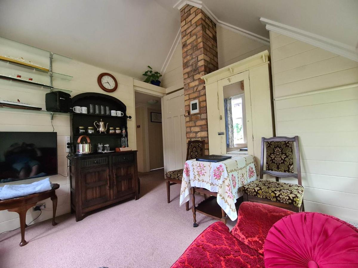 Dovecote House Bed & Breakfast Auckland Bagian luar foto